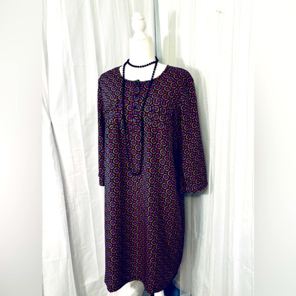 Merona geometric multi-colored knee length dress. 3/4 sleeves. Blue, black, pink